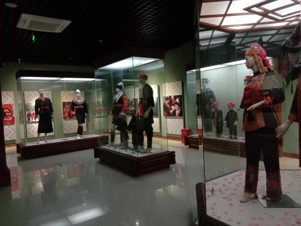 瑶族服饰展厅